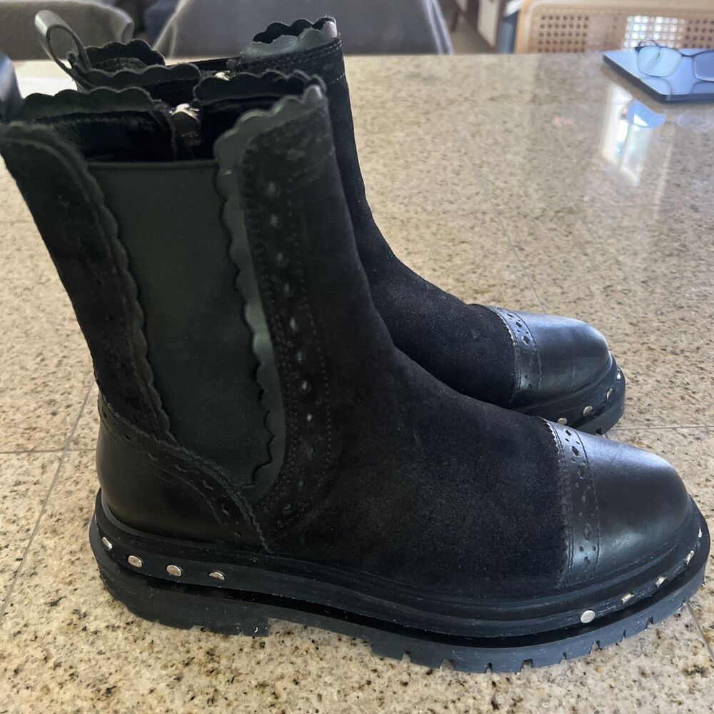 EUC Free People Tate Black Suede Chelsea Boots Size 6.5 Women's Side Zip Chunky